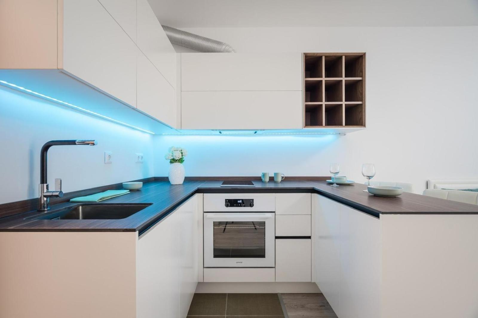 Comfort Court Apartment - Free Parking, Balcony Budapest Bagian luar foto