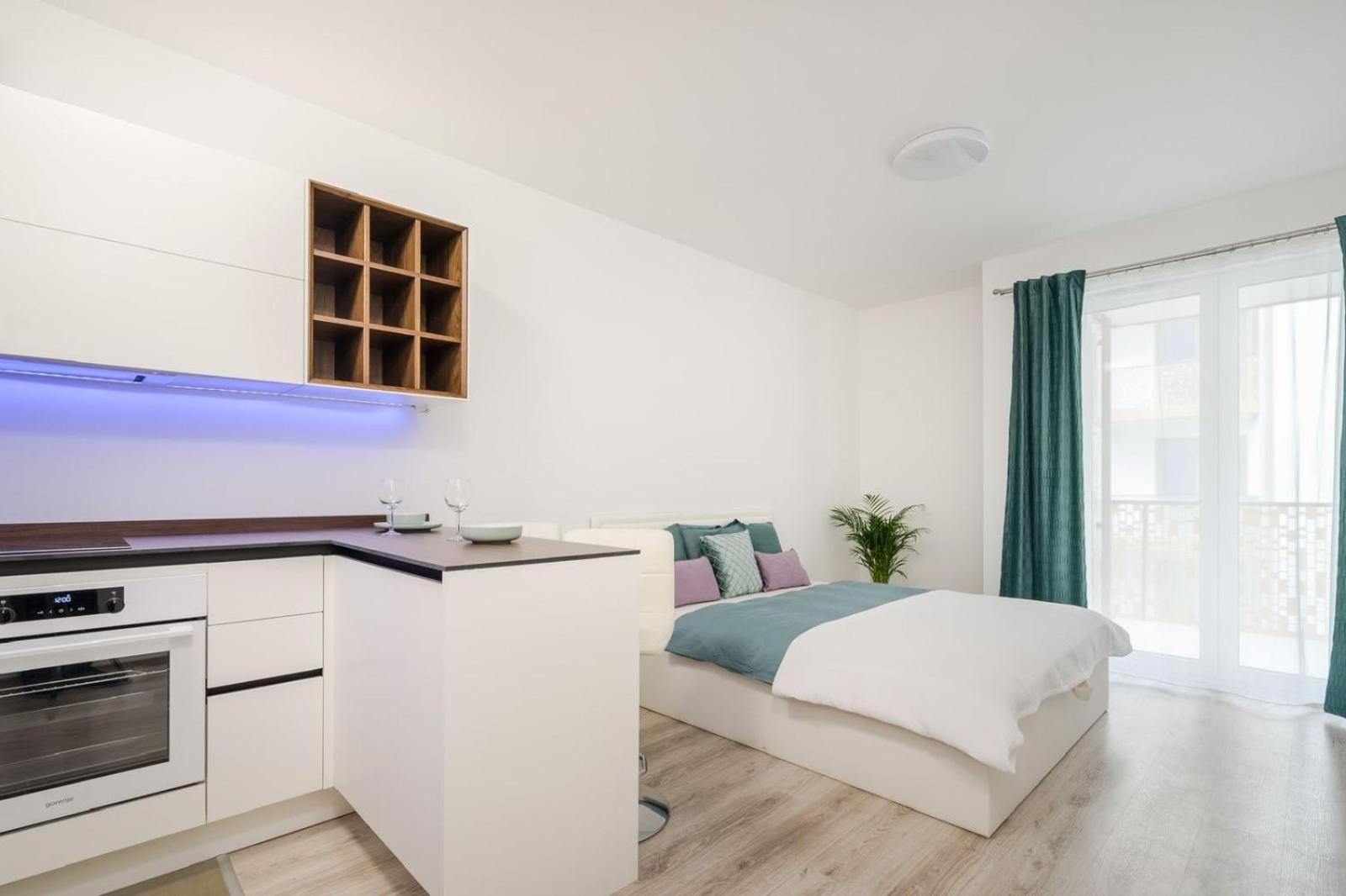 Comfort Court Apartment - Free Parking, Balcony Budapest Bagian luar foto
