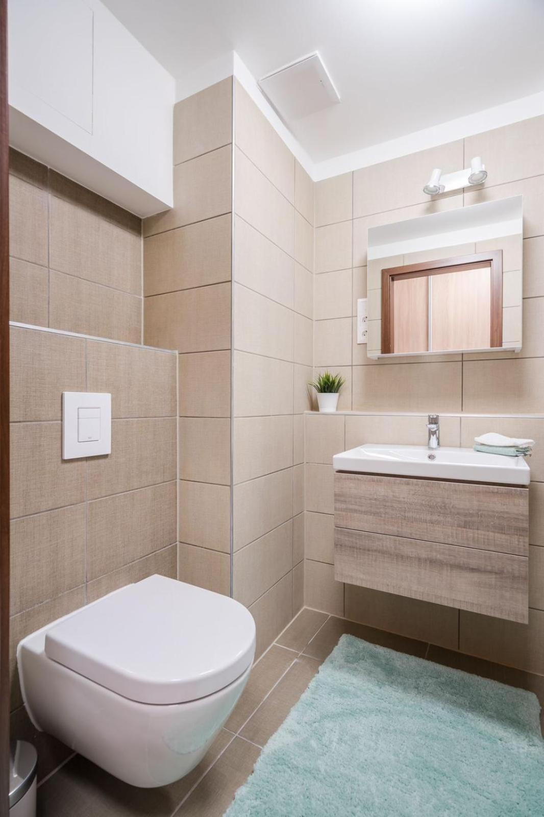 Comfort Court Apartment - Free Parking, Balcony Budapest Bagian luar foto