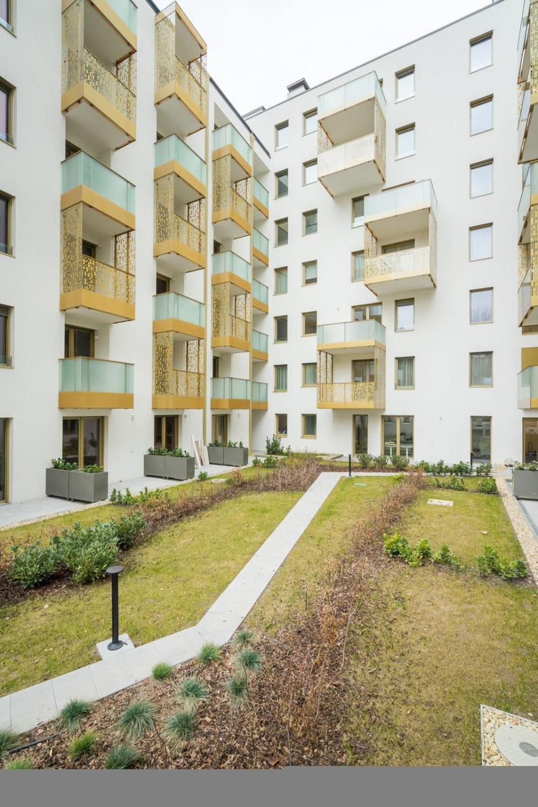 Comfort Court Apartment - Free Parking, Balcony Budapest Bagian luar foto