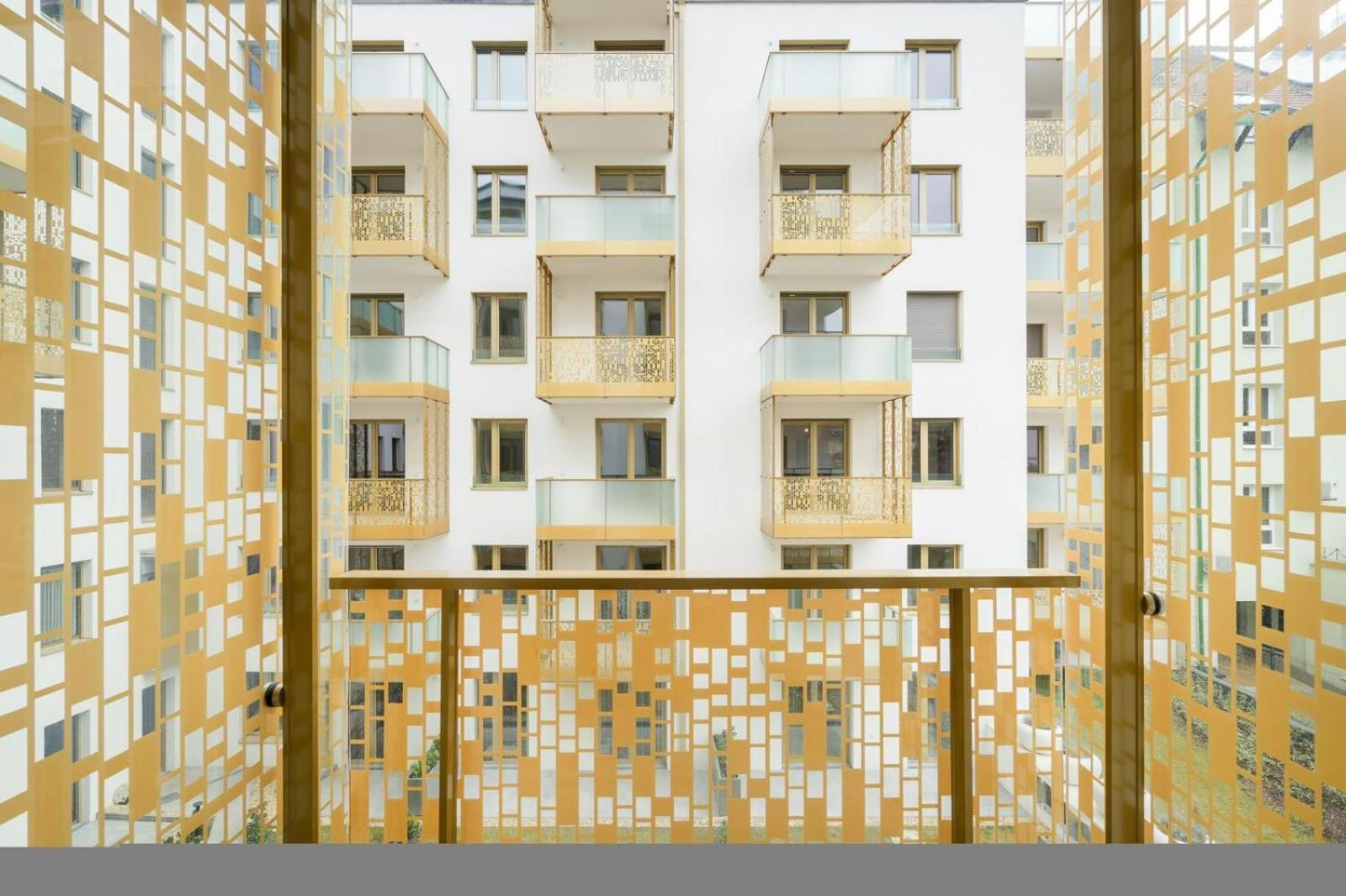Comfort Court Apartment - Free Parking, Balcony Budapest Bagian luar foto